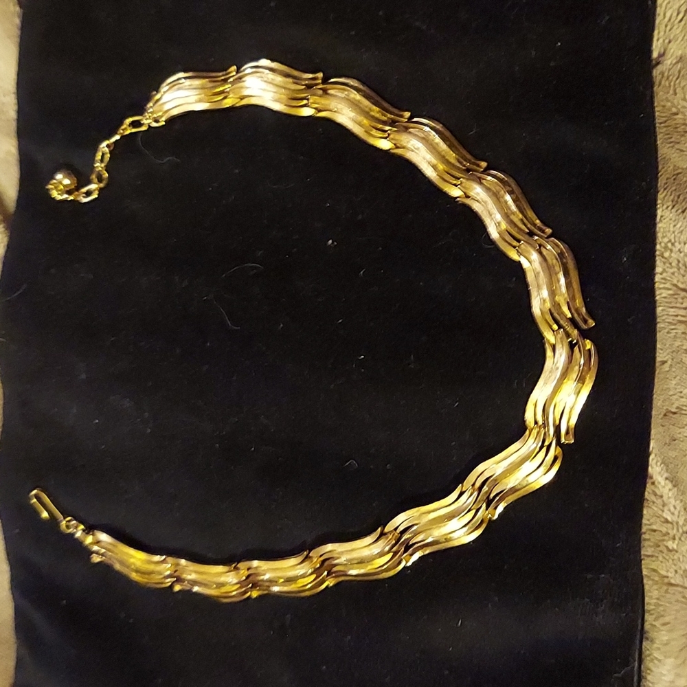 Trifari vtg choker